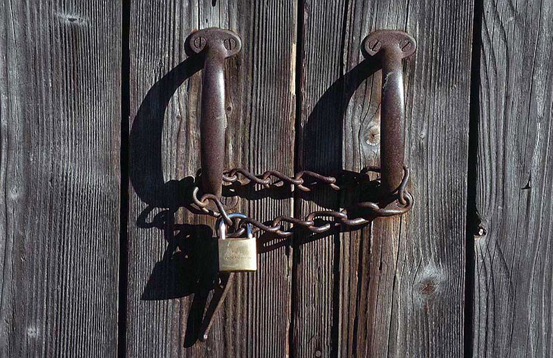 closed-door