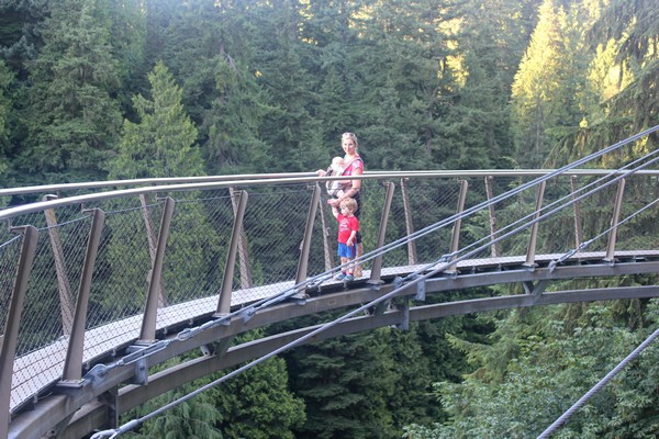 capilano-cliff-walk-vancouver-06