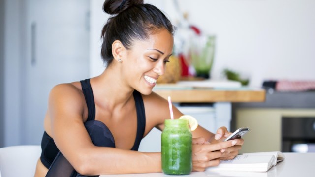 woman-drinking-green-juice