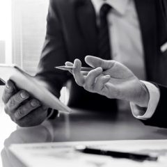 coworkers-team-brainstorming (1)-e397dc91