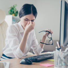6 Tips to Take Care of Your Eyes While Working on a Computer