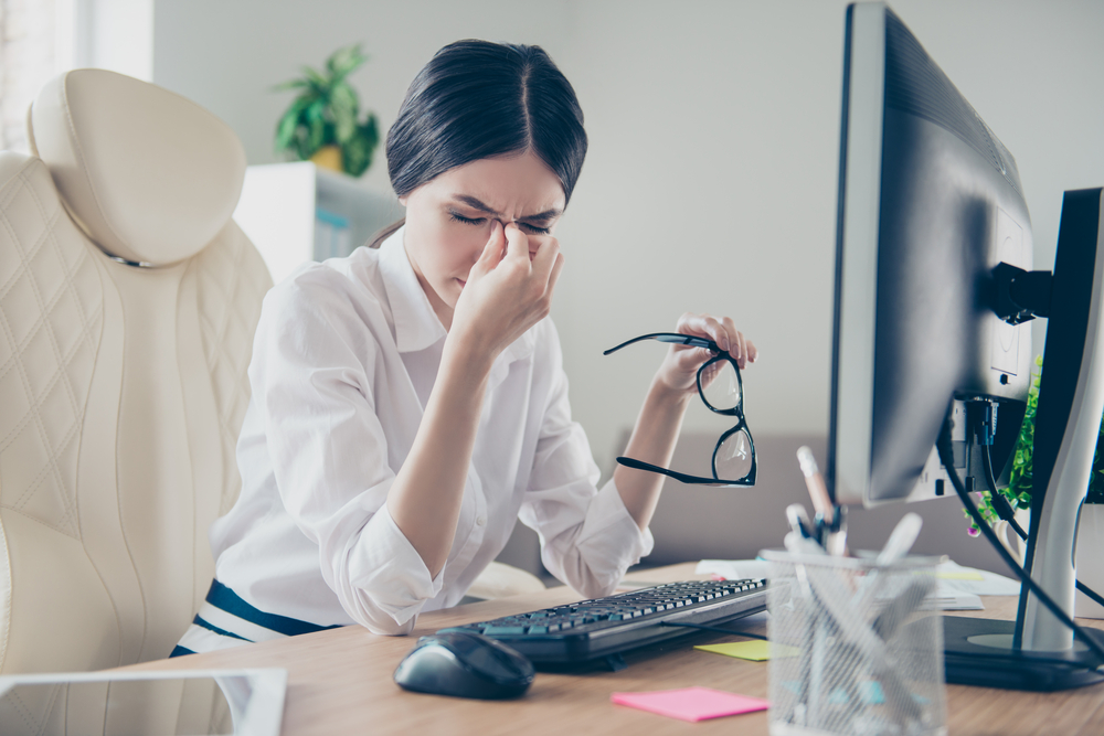 6 Tips to Take Care of Your Eyes While Working on a Computer