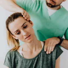 When Should You Seek Neck Pain Treatment