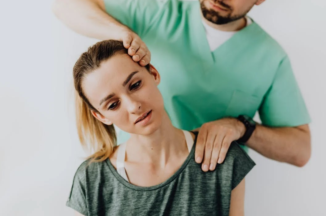 When Should You Seek Neck Pain Treatment